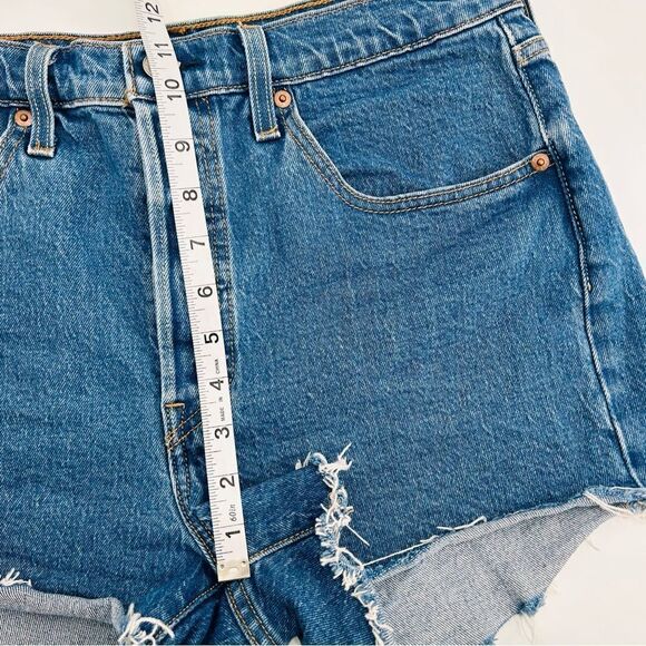 Levi’s 501 cut off medium wash button fly shorts size 30 - Picture 8 of 9